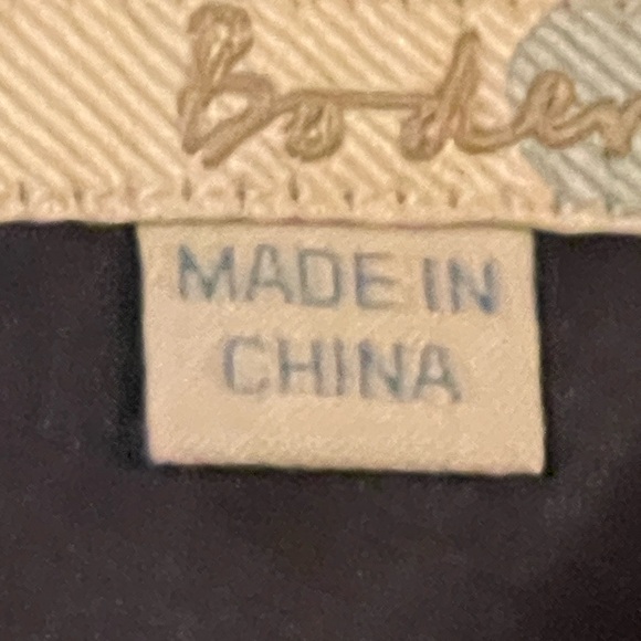 Boden dress US 16R measurements are pit to Pit 23 the length 40 inch - Picture 4 of 6